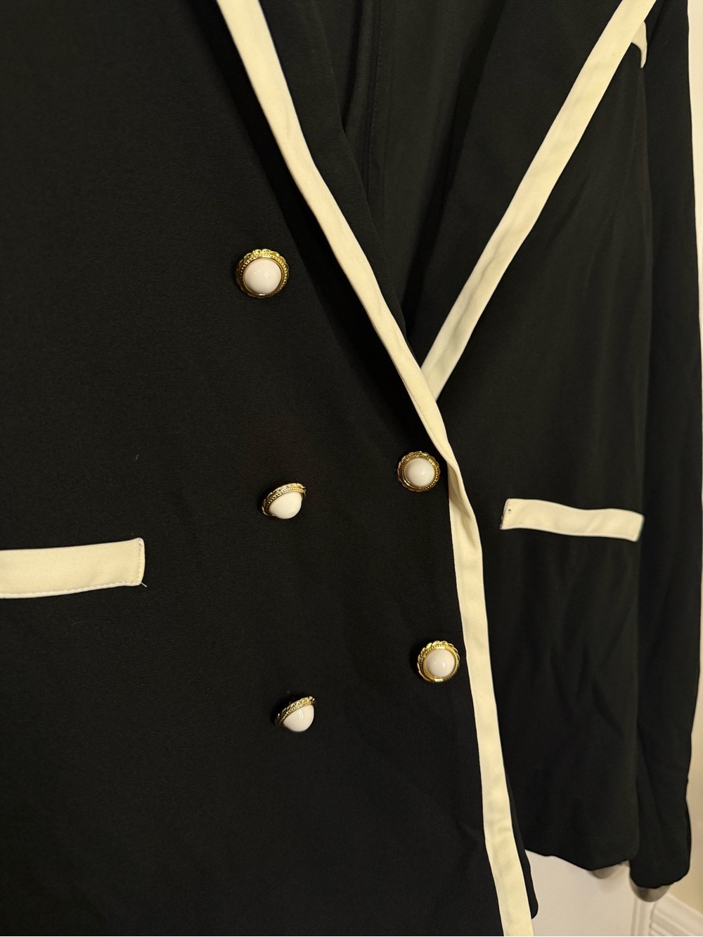 Fair Haven Black White Contrast Trim Blazer Gold Pearl Buttons Vintage Chic - Picture 3 of 5